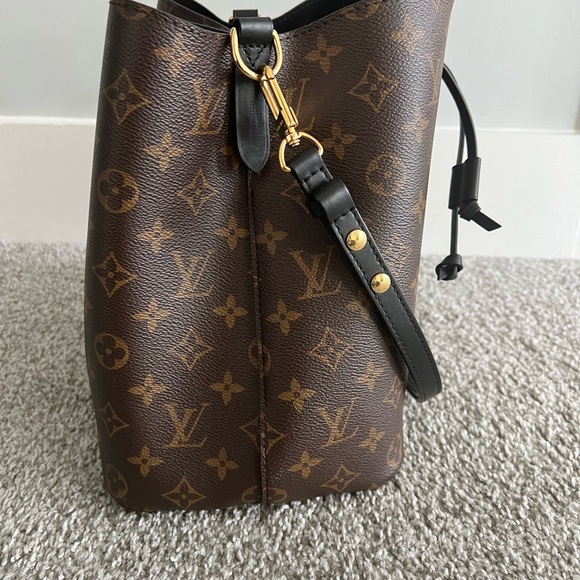 Louis Vuitton Monogram Neonoe MM Black - Picture 5 of 10